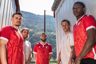Le maillot inédit que porteront les joueurs sédunois dimanche face à Servette.